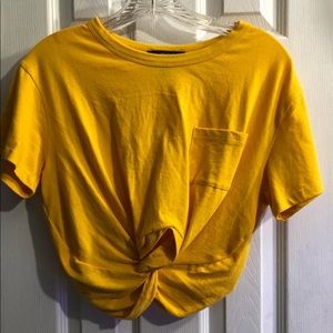 ✨Forever 21 Yellow cropped shirt with knot